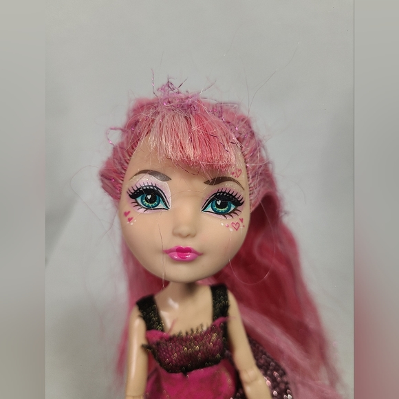Ever After High Doll Thronecoming CA Cupid Doll- TLC Missing Hands, Ripped Dress - Picture 9 of 10